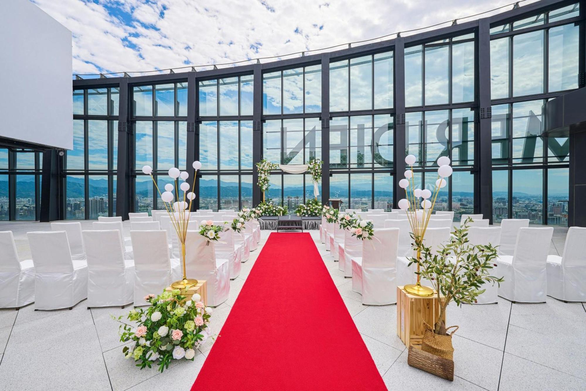 Le Meridien Taizhong Zewnętrze zdjęcie The Sky Chapel