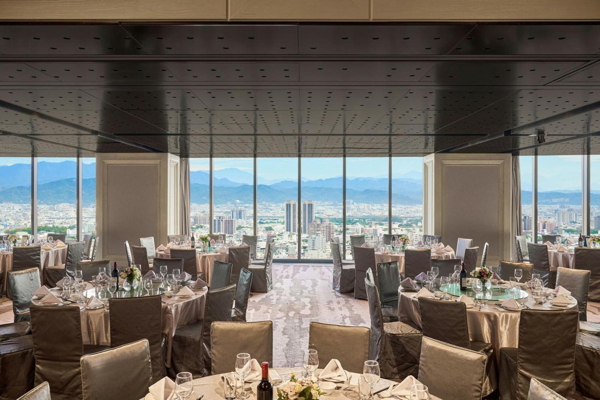 Le Meridien Taizhong Zewnętrze zdjęcie The restaurant