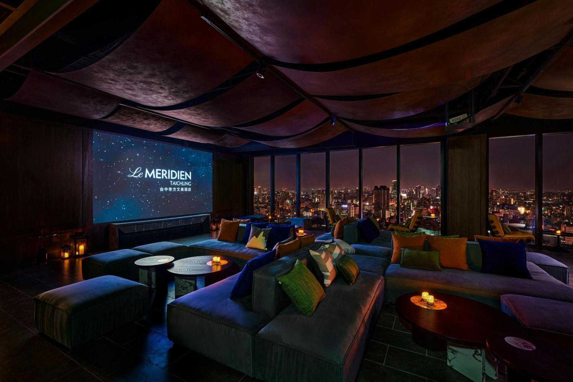 Le Meridien Taizhong Zewnętrze zdjęcie The 63rd floor lounge